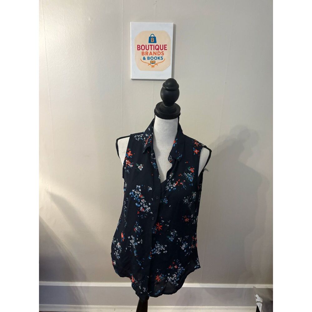 Banana Republic Classic Fit XS Navy Floral Sleeveless Button Up Blouse